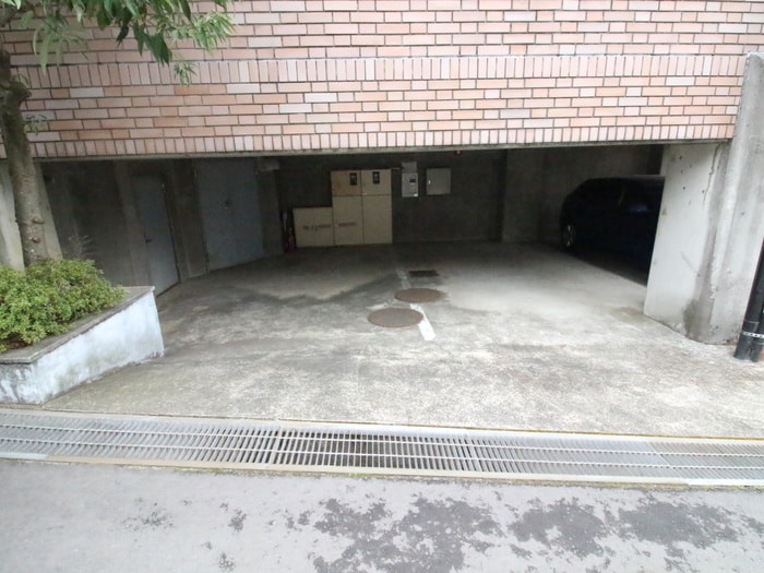 駐車場 ラ　ヴェ－ル鷺沼