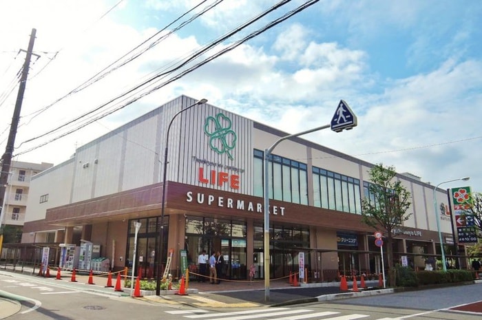 ライフ本一色店(スーパー)まで250m ＣＯＣＯ新小岩