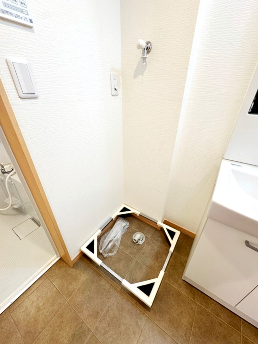 洗濯機置場 ＣＯＵＲＴ　ＦＯＲＥＴ