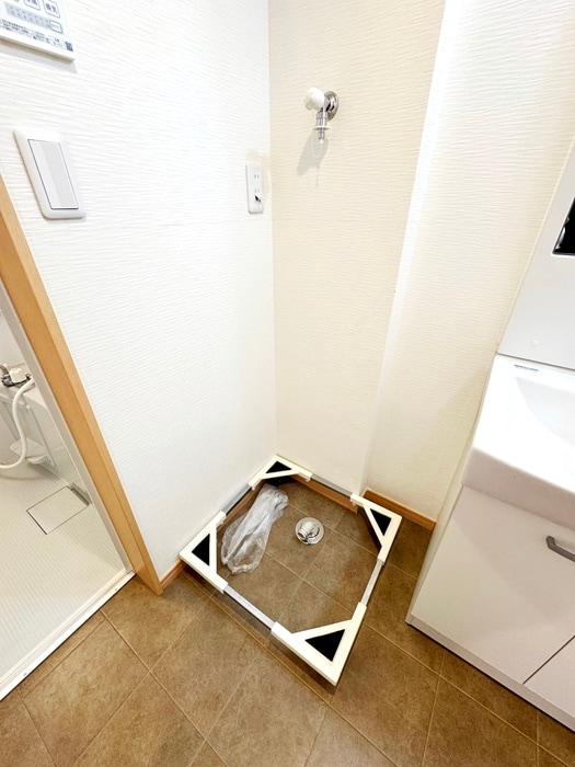 洗濯機置場 ＣＯＵＲＴ　ＦＯＲＥＴ