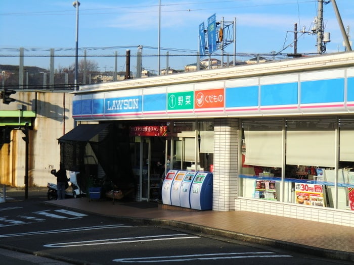 ローソン磯子森5丁目店(コンビニ)まで210m ＣＯＵＲＴ　ＦＯＲＥＴ