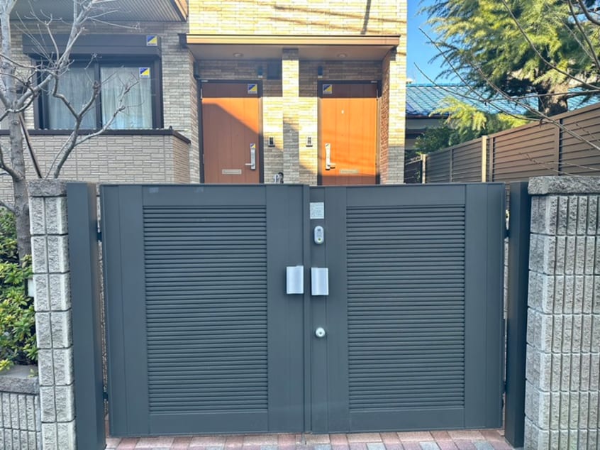 エントランス部分 アザレアKガーデン