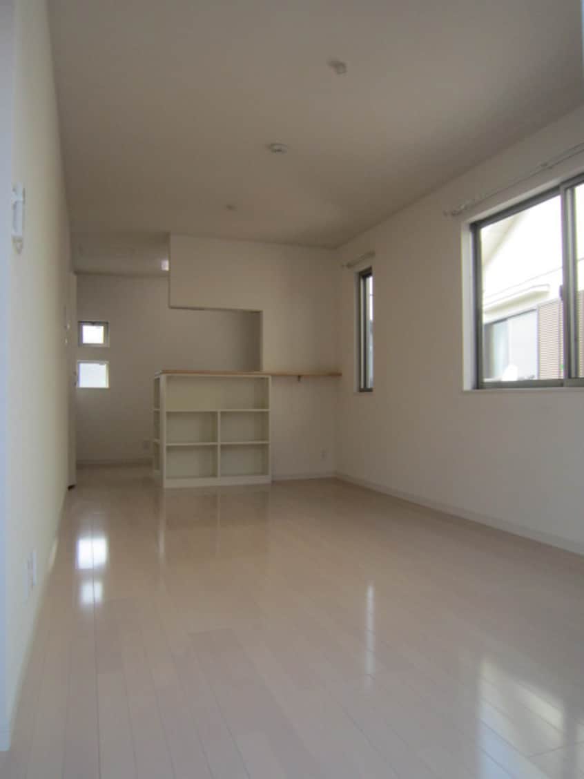 居室 ヴェリナ・フォ－