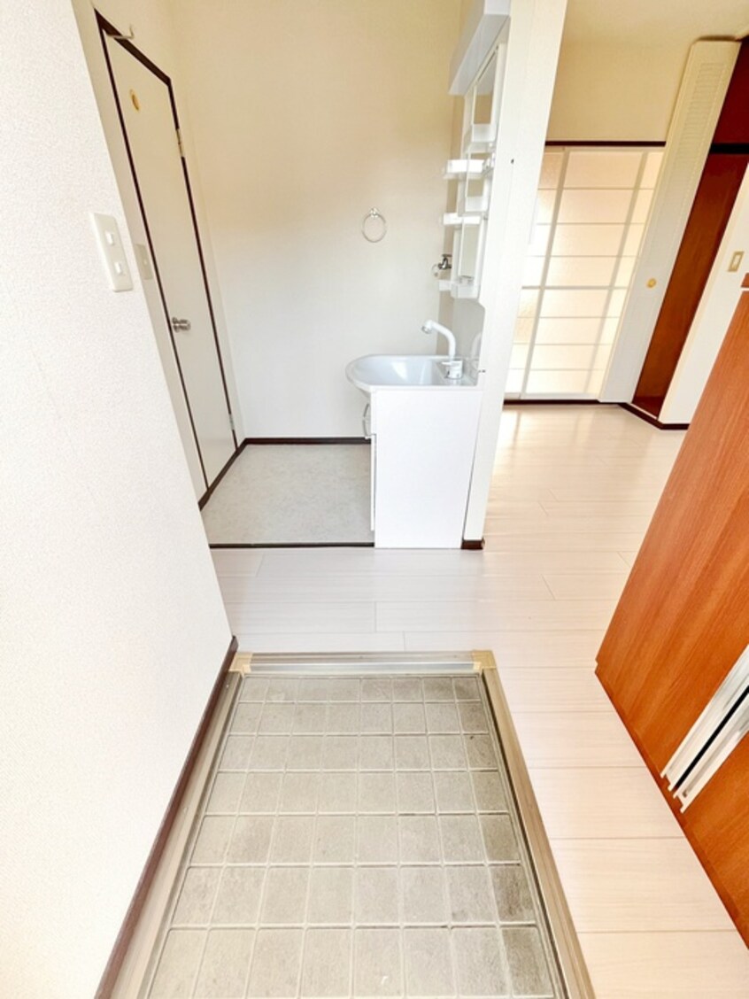 玄関 サンライフハタ