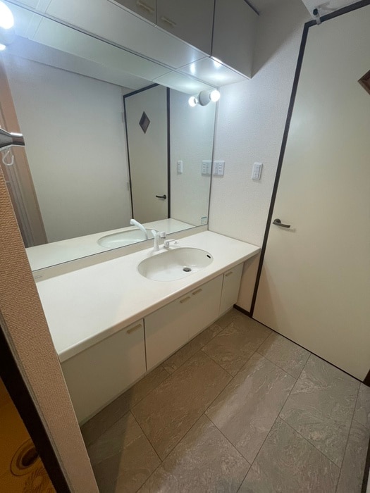 洗面 エ－デルシュロス