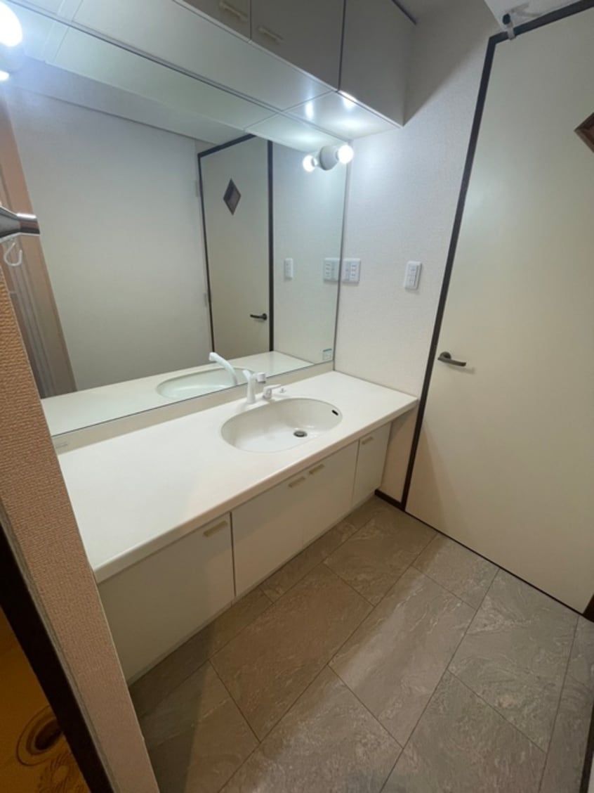 洗面 エ－デルシュロス