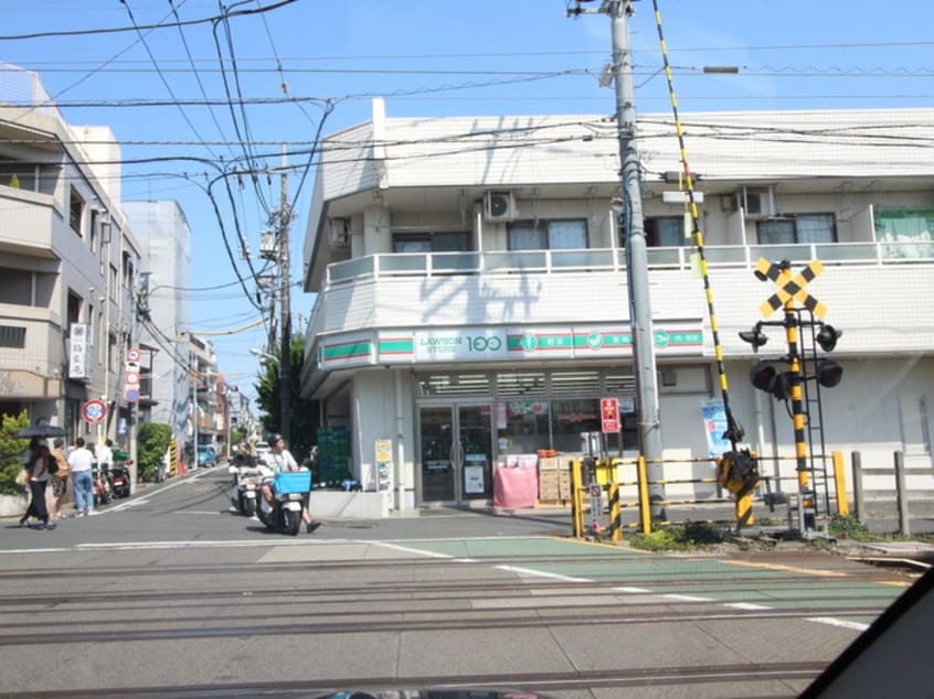ローソンストア100 LS世田谷豪徳寺店(コンビニ)まで407m サンパティックオキクラ