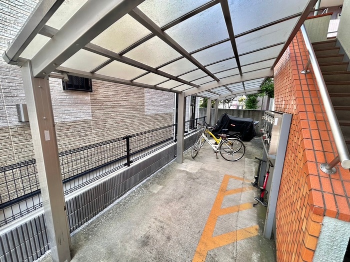 駐輪場 レスポワ―ル