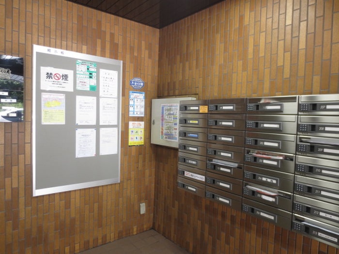 エントランス部分 ﾗｲｵﾝｽﾞﾏﾝｼｮﾝ青葉台第５(109）