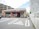 セブンイレブン中野野方東店(コンビニ)まで302m Ｕハウス