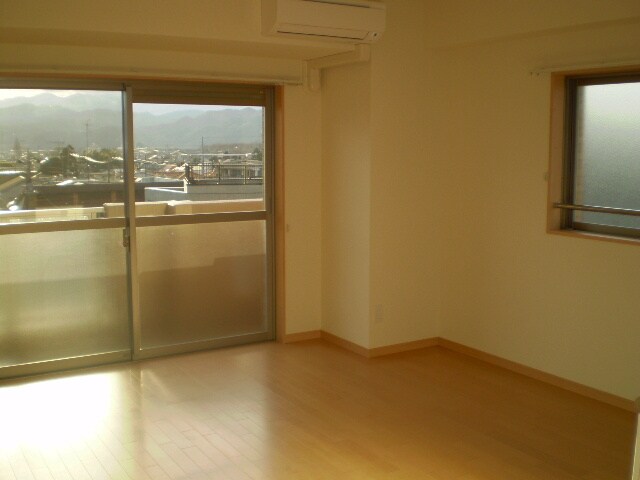 内観写真 コロッサル六地蔵