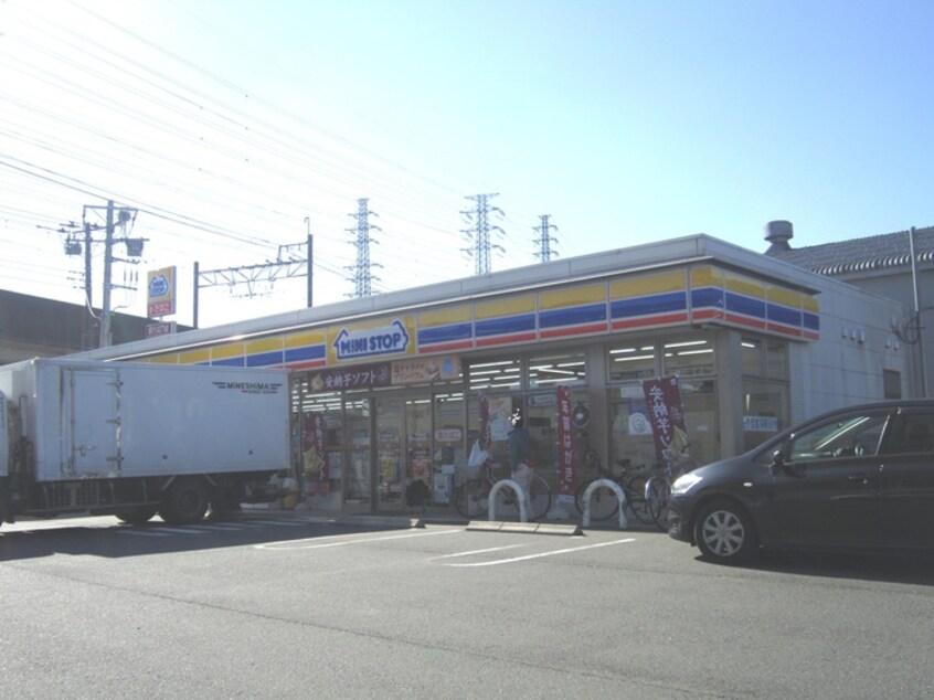 ミニストップ(コンビニ)まで157m GRAND CHARIOT