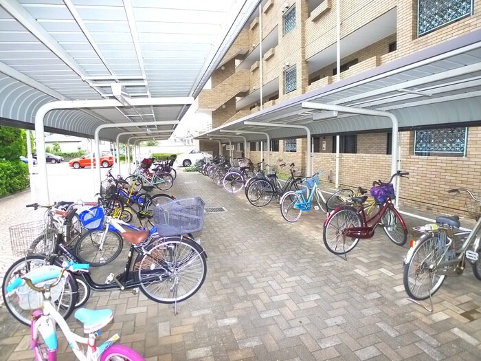 駐輪場 アムカス