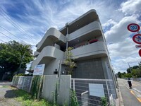 ａｔ　Ｅａｓｅ