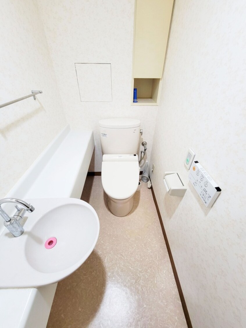 トイレ ｶﾞｰﾃﾞﾝﾌﾟﾗｻﾞ新検見川4番館(301)