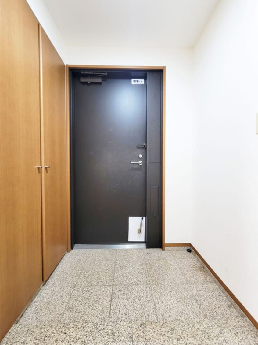 玄関 ｶﾞｰﾃﾞﾝﾌﾟﾗｻﾞ新検見川4番館(301)