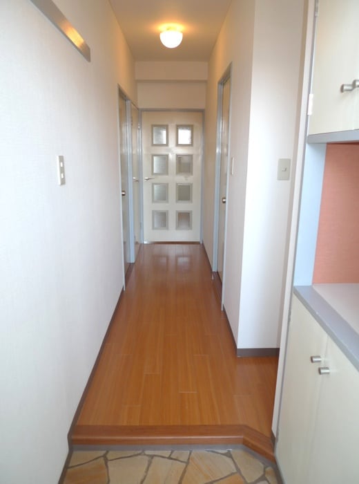 廊下 メゾングランルマーニュ