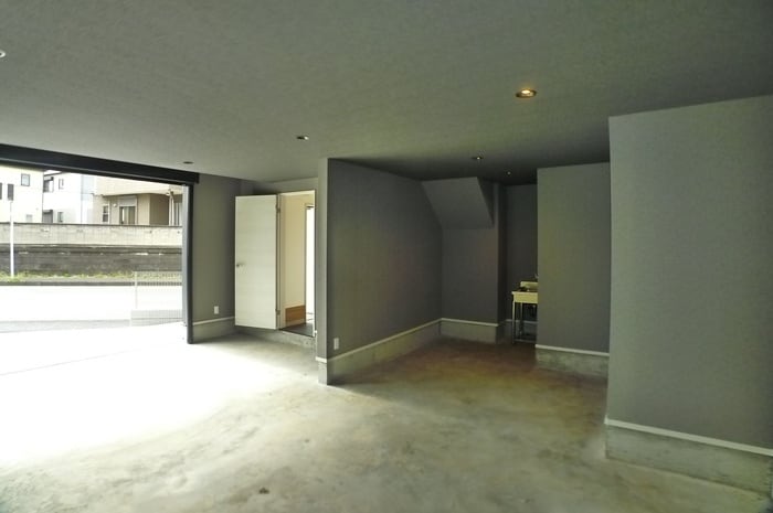 室内からの展望 ウインドレスブルー