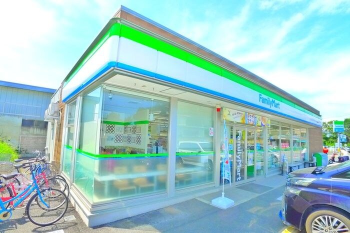 ファミリーマート(コンビニ)まで90m ウインドレスブルー