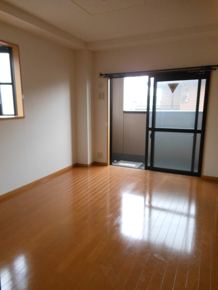 居室 プラティ－ヌ・パレ弐番館