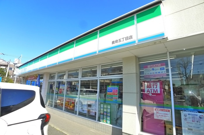 ファミリーマート(コンビニ)まで54m プラティ－ヌ・パレ弐番館