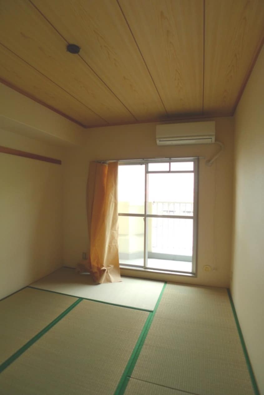 居室 信栄マンション