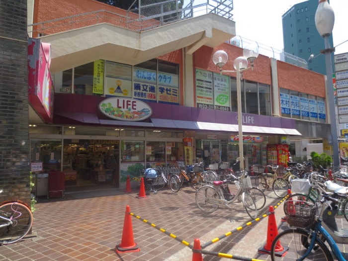 ライフ(スーパー)まで200m 石徳ビル