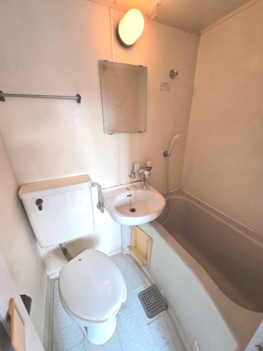 バス／シャワールーム等 センチュリ－コ－ト