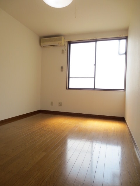 居室 アム－ル鶴川