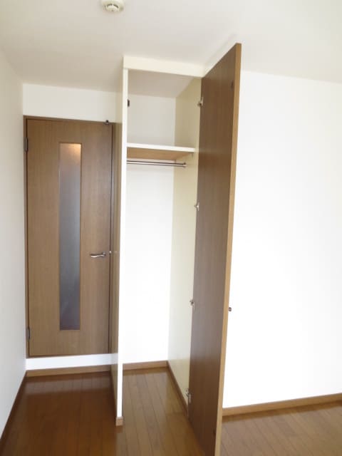 収納 アム－ル鶴川