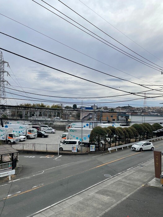 室内からの展望 アム－ル鶴川