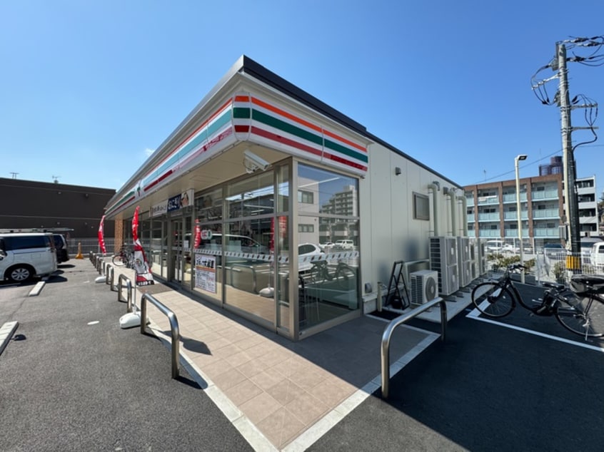 セブンイレブン(コンビニ)まで80m ラヒューガA