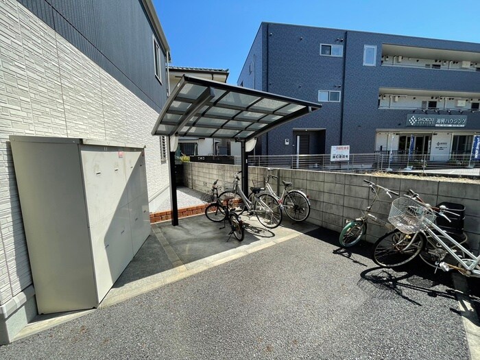 駐輪場 El puerto de Kishiyu