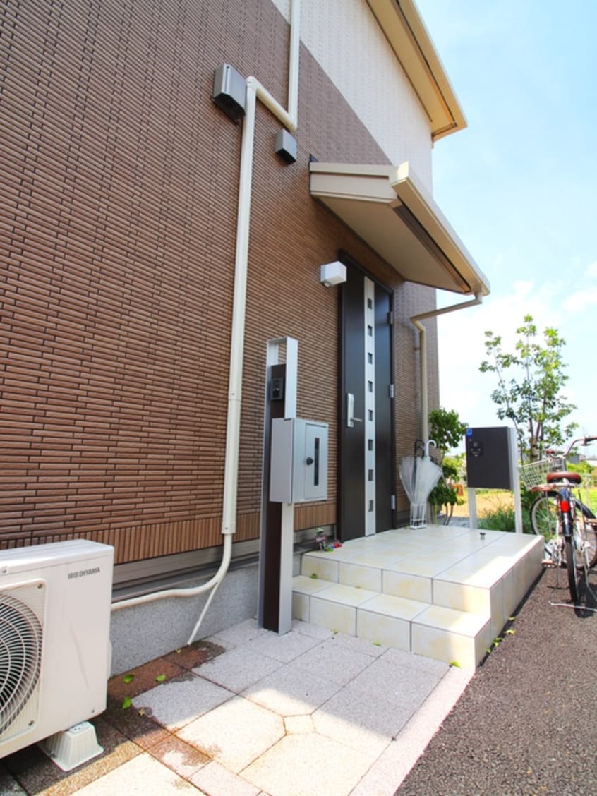 エントランス部分 ライラックガーデンB棟