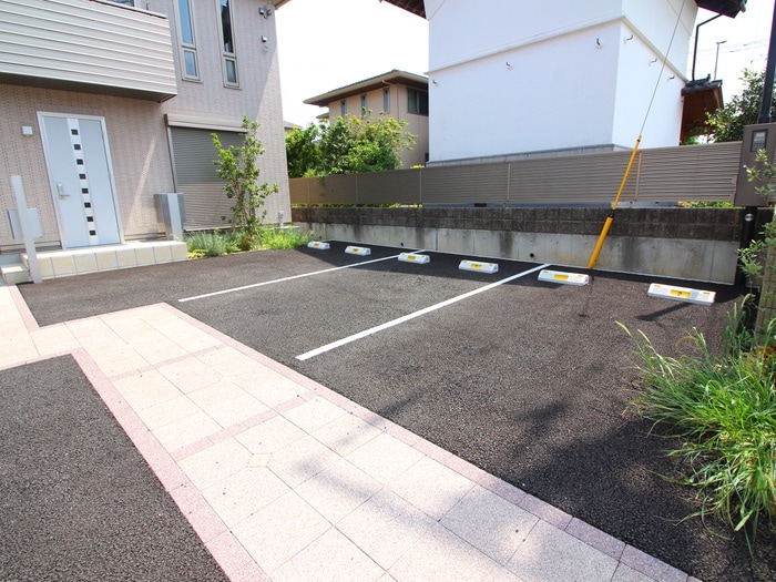 駐車場 ライラックガーデンB棟