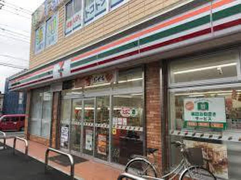 セブンイレブン新河岸駅東口店(コンビニ)まで500m ライラックガーデンB棟