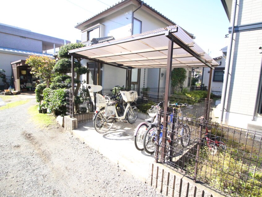 駐輪場 クイーンズコート