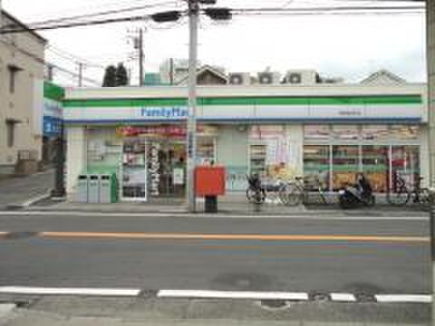 ファミリーマート 横浜釜台町店(コンビニ)まで320m ドミ－ルパパス