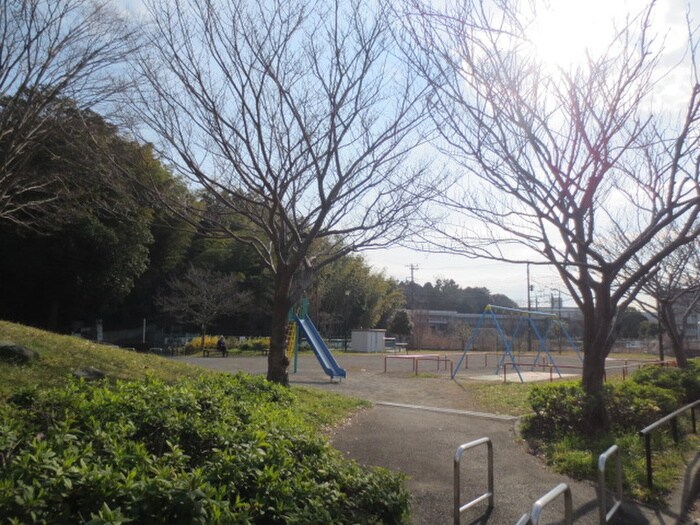 クローバー公園(公園)まで54m リバーパーク泉