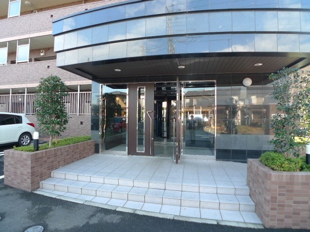 エントランス部分 グレ－スヴィレッジ