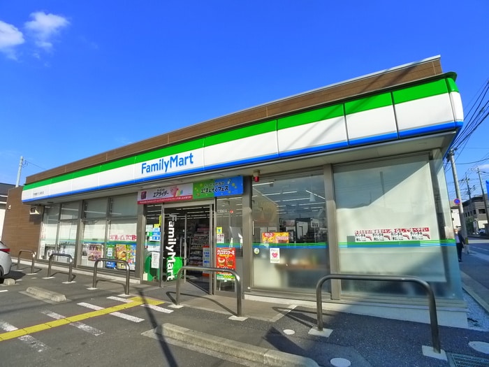 ファミリーマート(コンビニ)まで430m グレ－スヴィレッジ