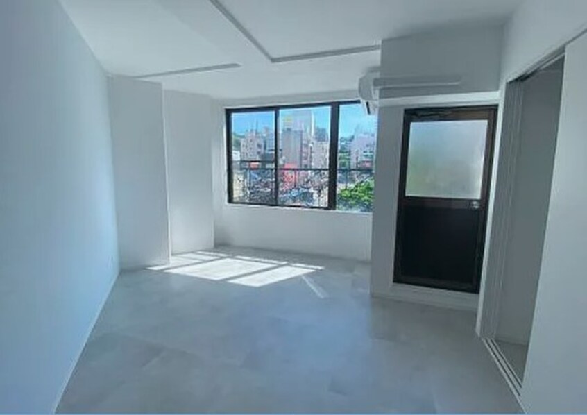 居室 アンダーズビルディング