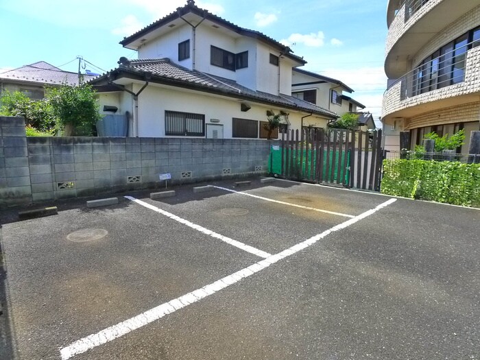 駐車場 新田ビレッジパインビュー館