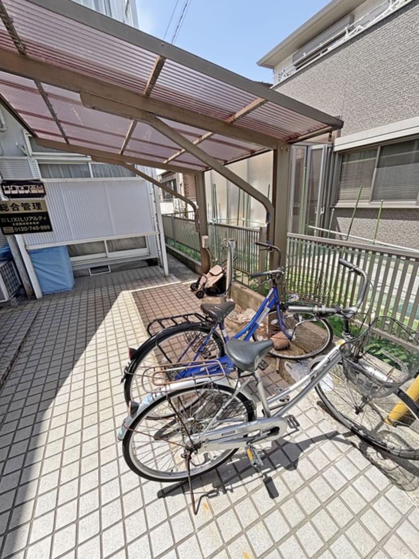 駐輪場 サクセス西台