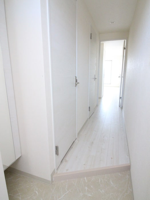 廊下 コンソラータ桜木