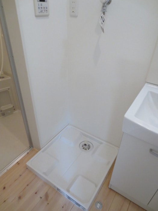 洗濯機置場 カスタ－ニエナ