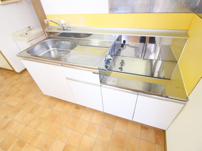 キッチン ハイツシャインＢ