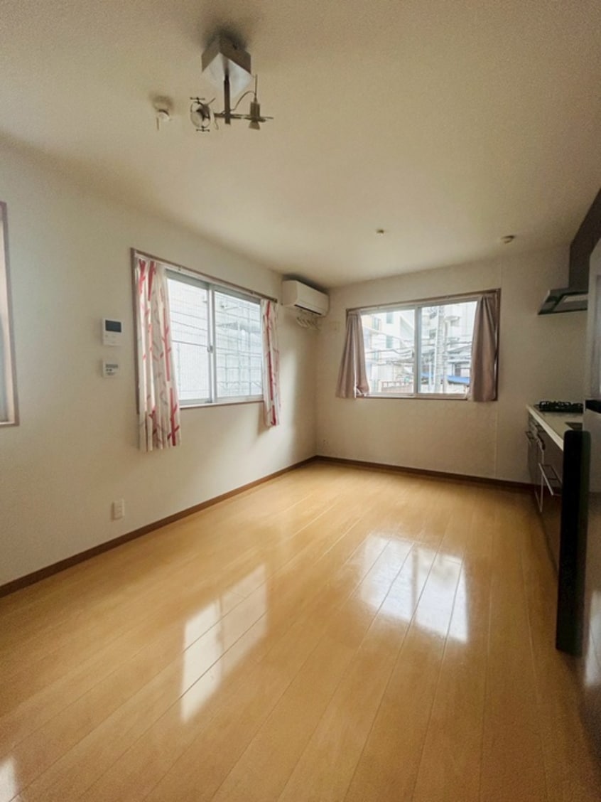 居室 阪東橋戸建