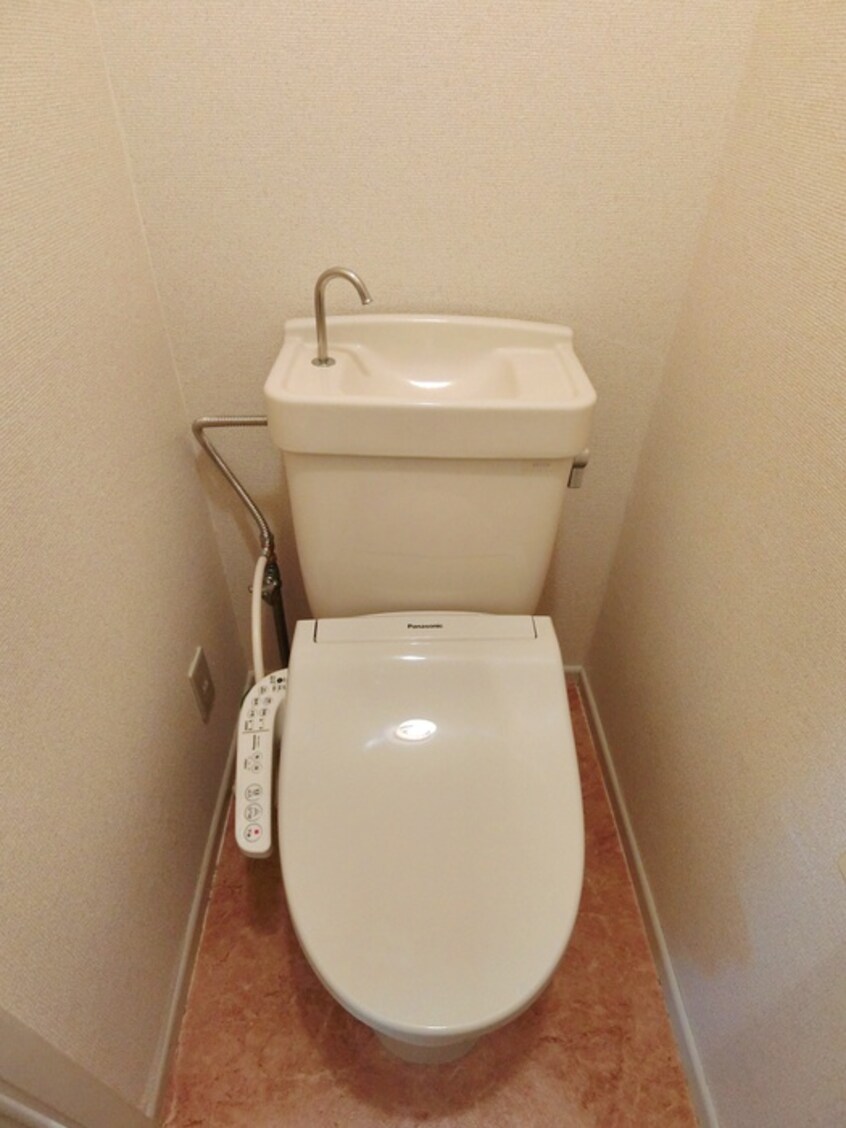 トイレ カナディアンハイツ中村Ｂ
