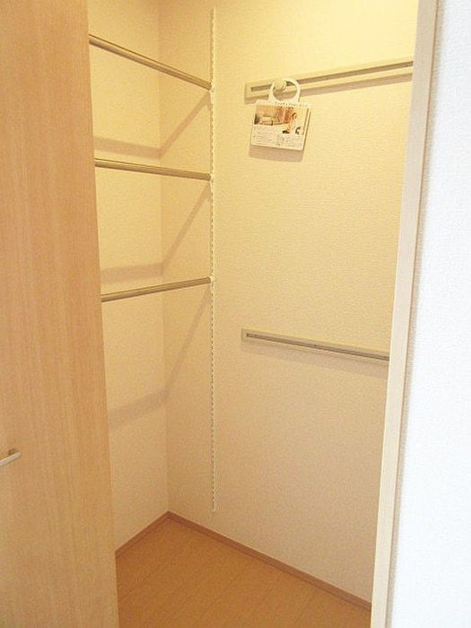 収納 スイーベル